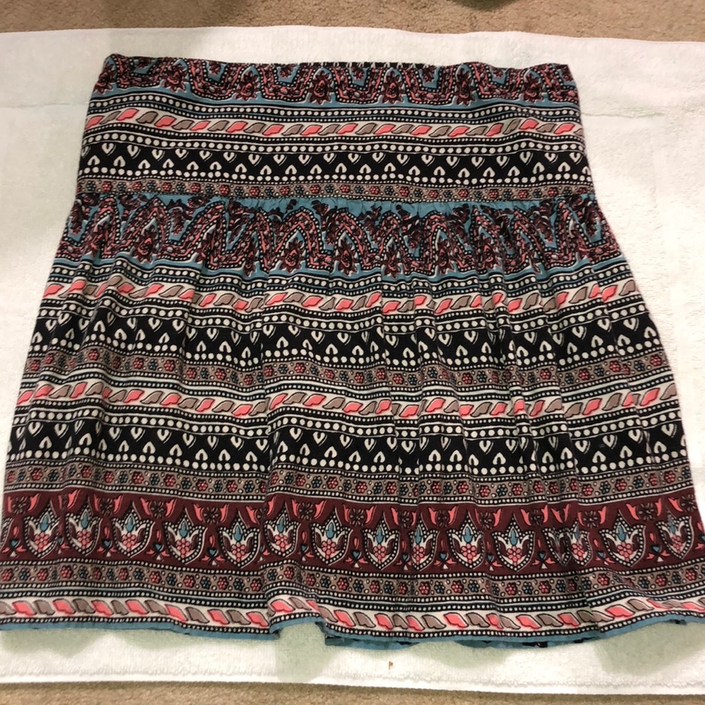 A high waist skirt